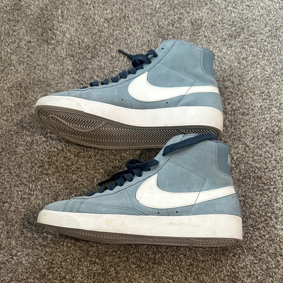 Nike High-Top Sneakers in Light Blue and White - Picture 6 of 7